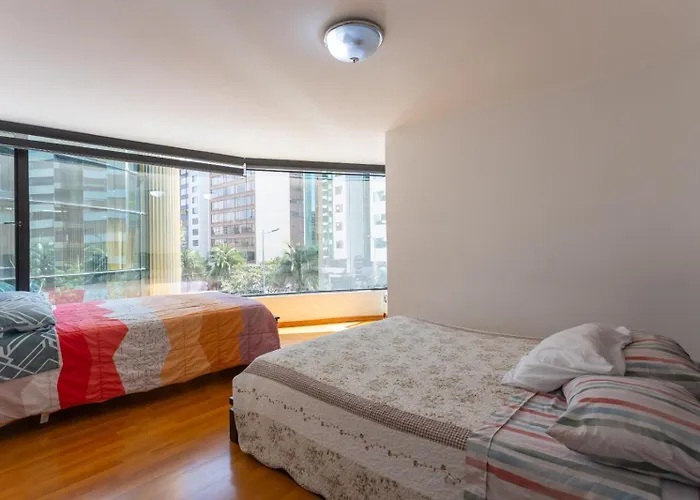 Departamento Familiar Con Vista, 4 Habitaciones, 10 Personas, 5 Camas, 3 Banos, 2 Parqueaderos, Agua Caliente, Wiffi, A 20 Metros Del Quicentro Shooping Y Estadio Olimpico