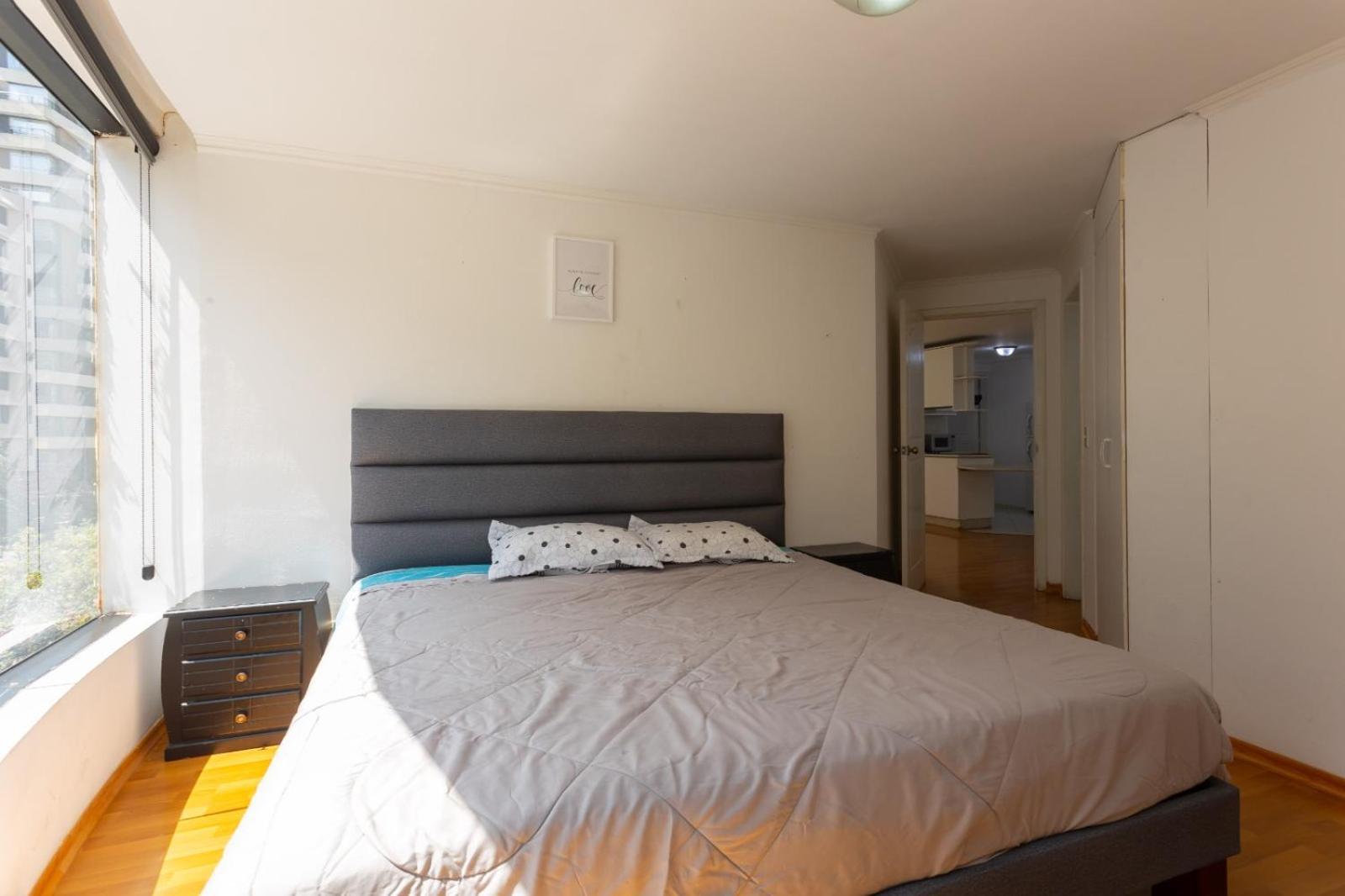 Departamento Familiar Con Vista, 4 Habitaciones, 10 Personas, 5 Camas, 3 Banos, 2 Parqueaderos, Agua Caliente, Wiffi, A 20 Metros Del Quicentro Shooping Y Estadio Olimpico