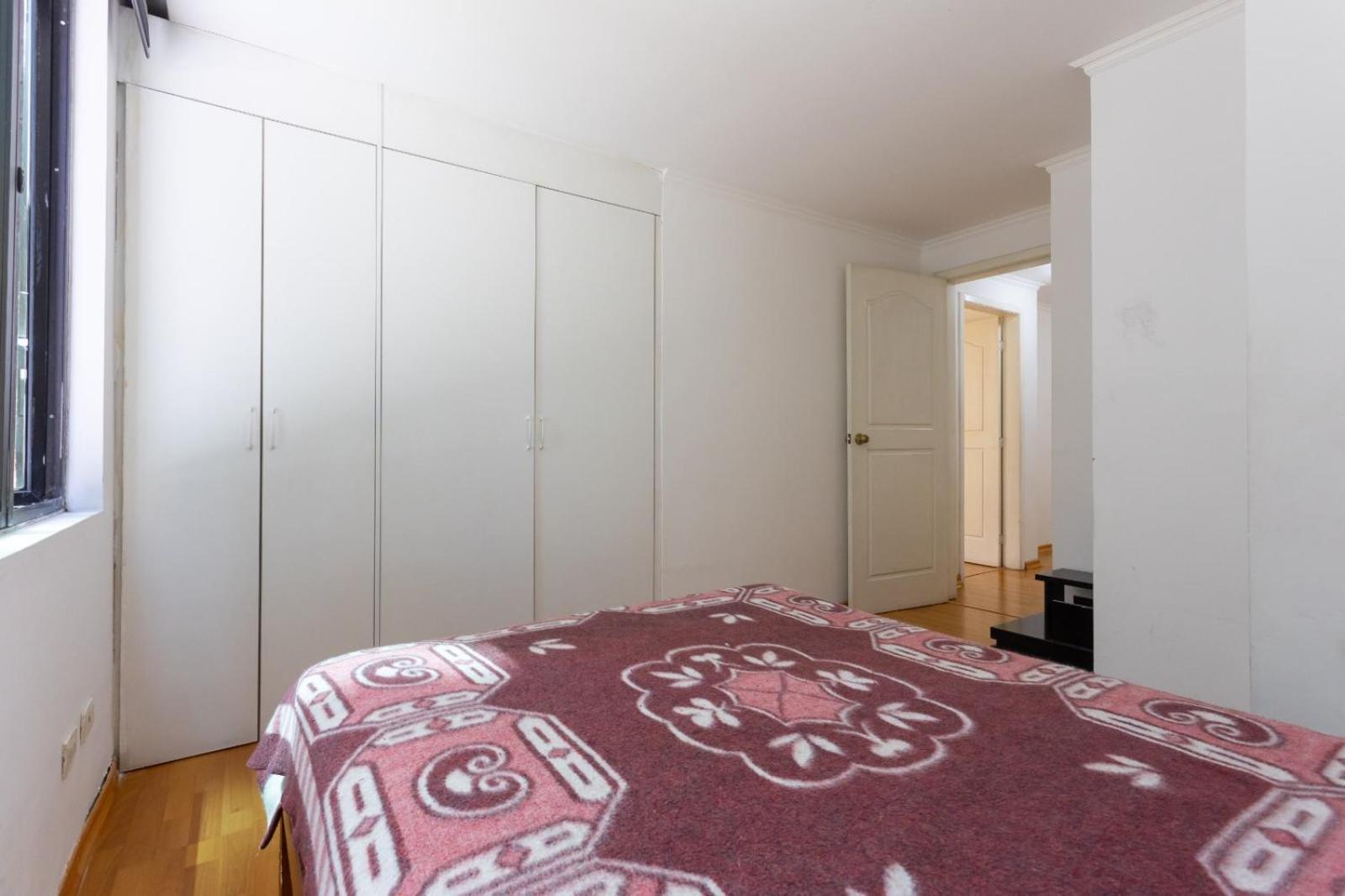 Departamento Familiar Con Vista, 4 Habitaciones, 10 Personas, 5 Camas, 3 Banos, 2 Parqueaderos, Agua Caliente, Wiffi, A 20 Metros Del Quicentro Shooping Y Estadio Olimpico Apartamento *